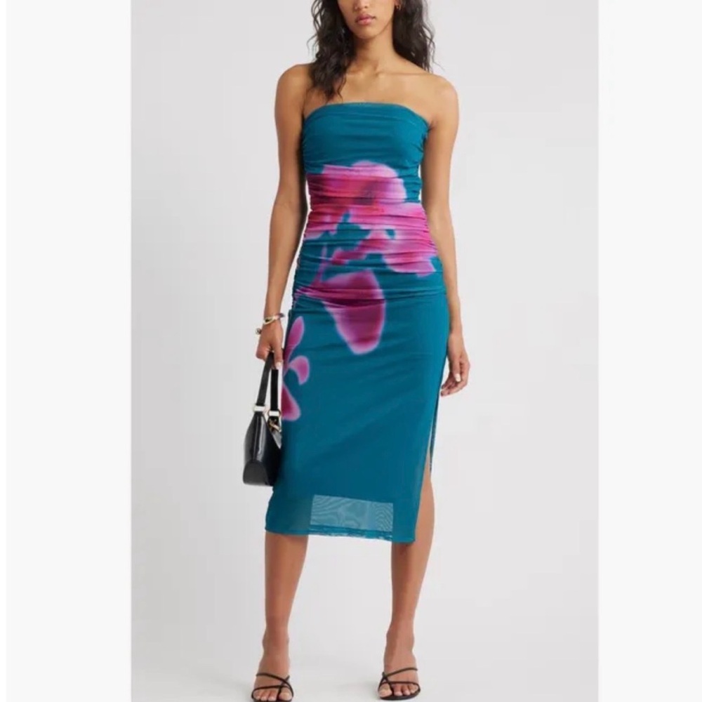 Chic Strapless Teal and Pink Dress